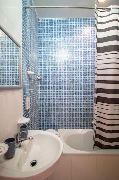 Modern Apt In The Heart Of Maltese Nightlife San Ġiljan Exterior foto